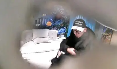 精品推荐小旅馆偷拍样子猥琐的四眼仔和漂亮好身材的妹子开房真会享受搞完吃大餐